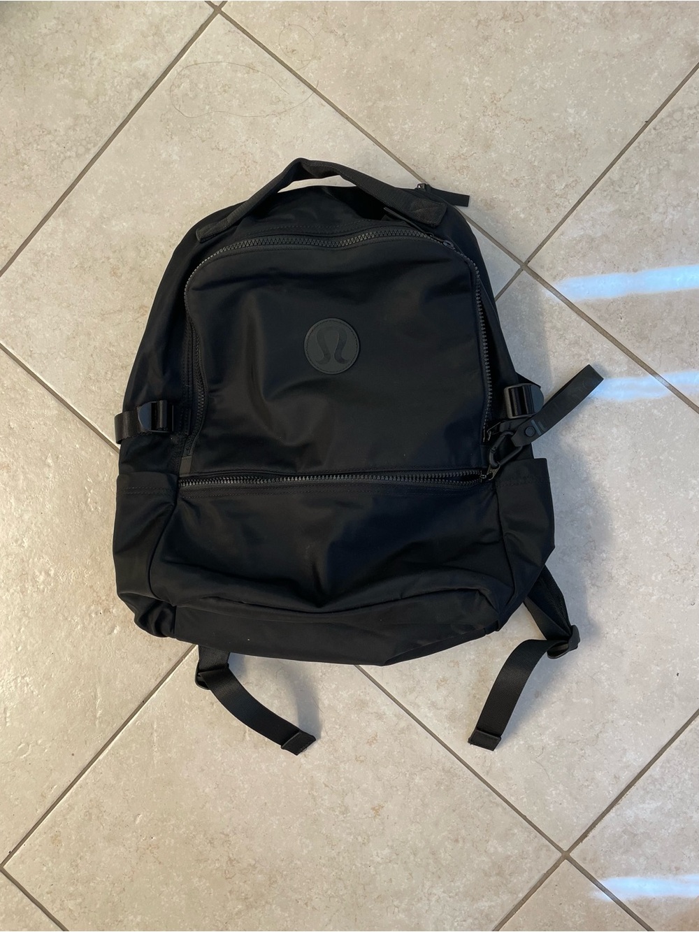 lululemon Men’s Black New Crew Backpack - Picture 3 of 6